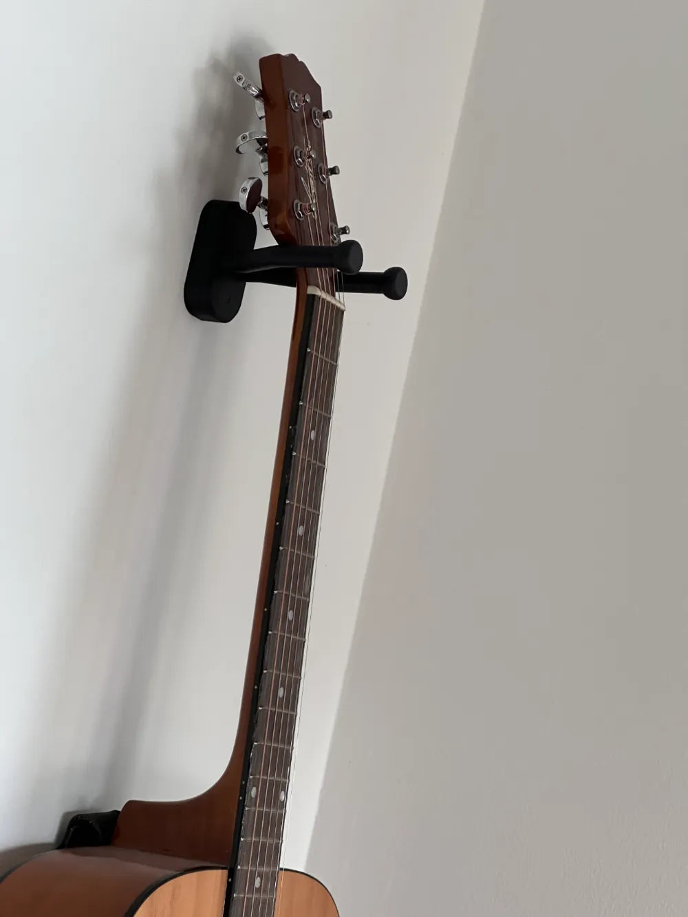 V Type Wall Mount Guitar Holder – Where Style Meets Function