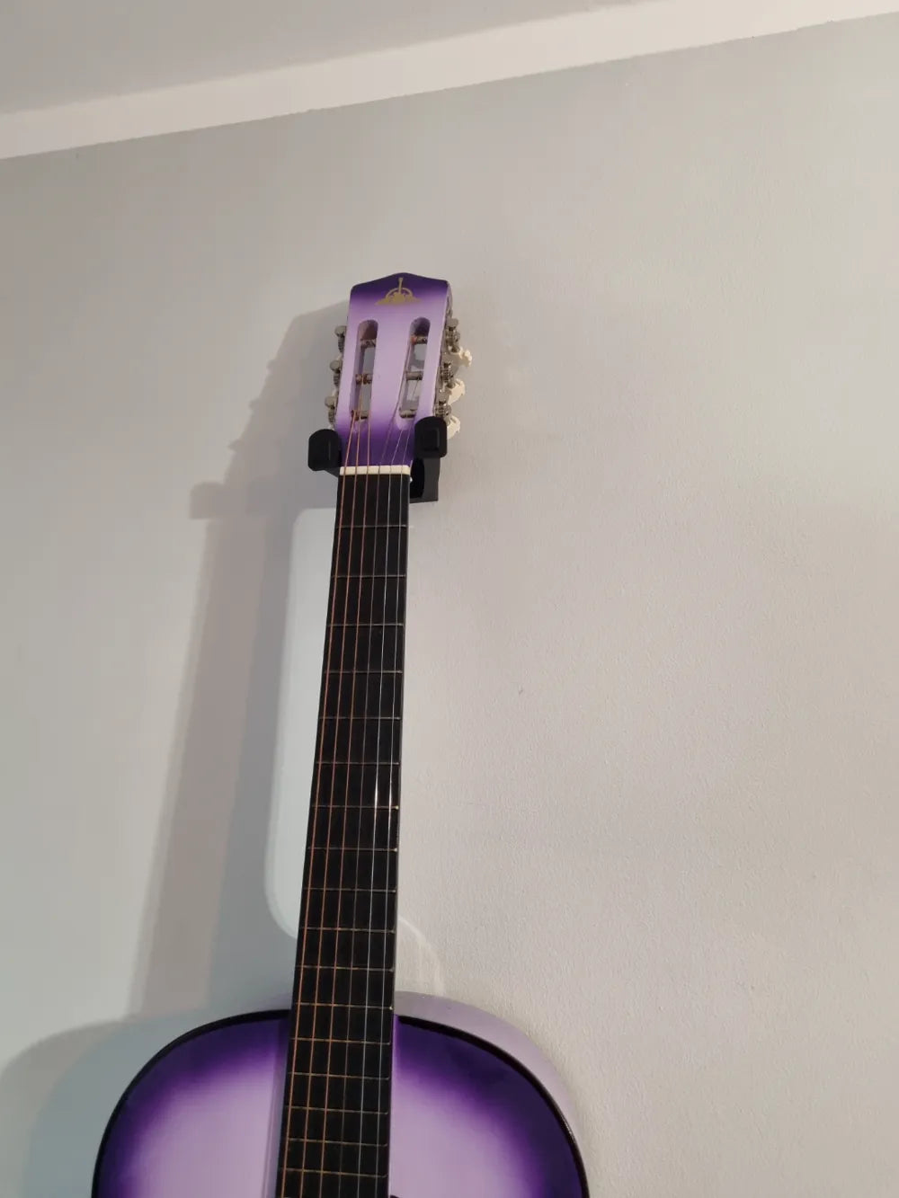 Simple Guitar Holder - Wall Mounted