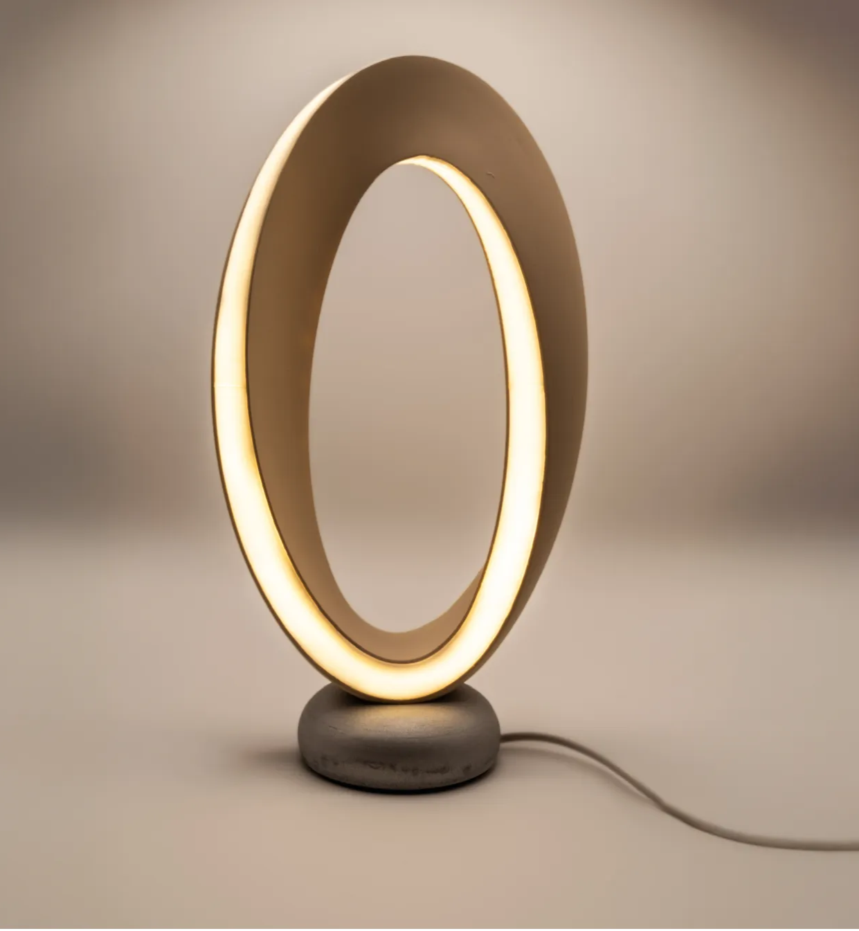 HaloLoop – Sculptural LED Ring Lamp
