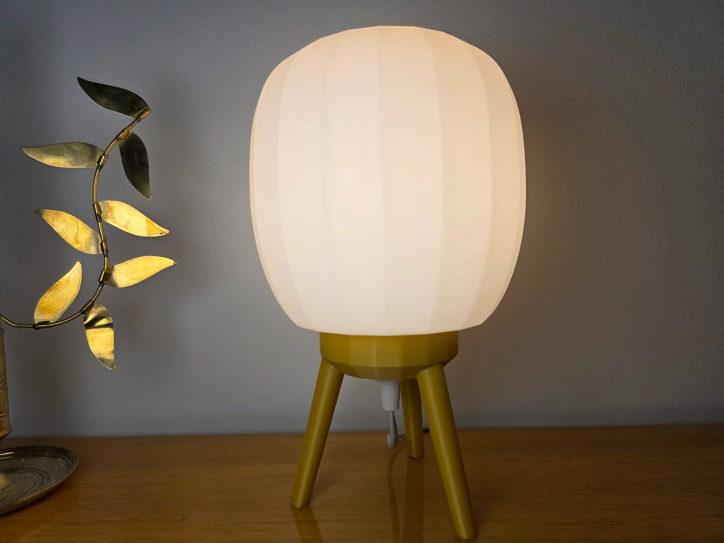 GlowPod – Tripod Soft Glow Table Lamp