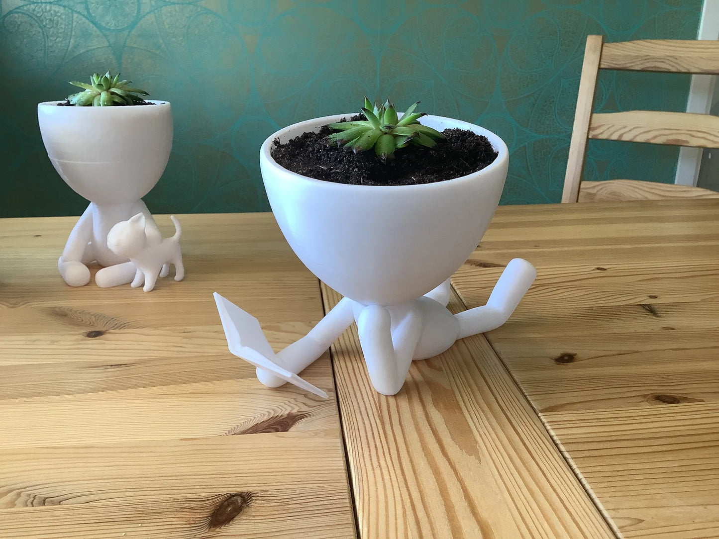 ChillBuddy Reading Planter
