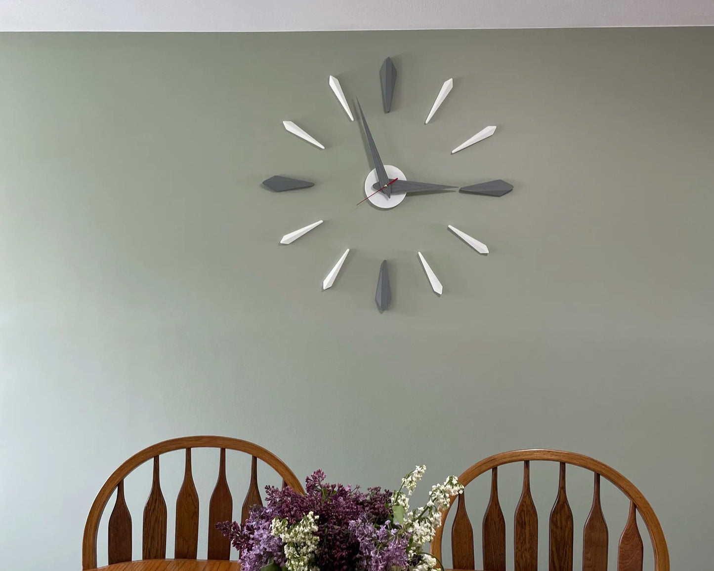 Modern Frameless Wall Clock – Bold & Minimal