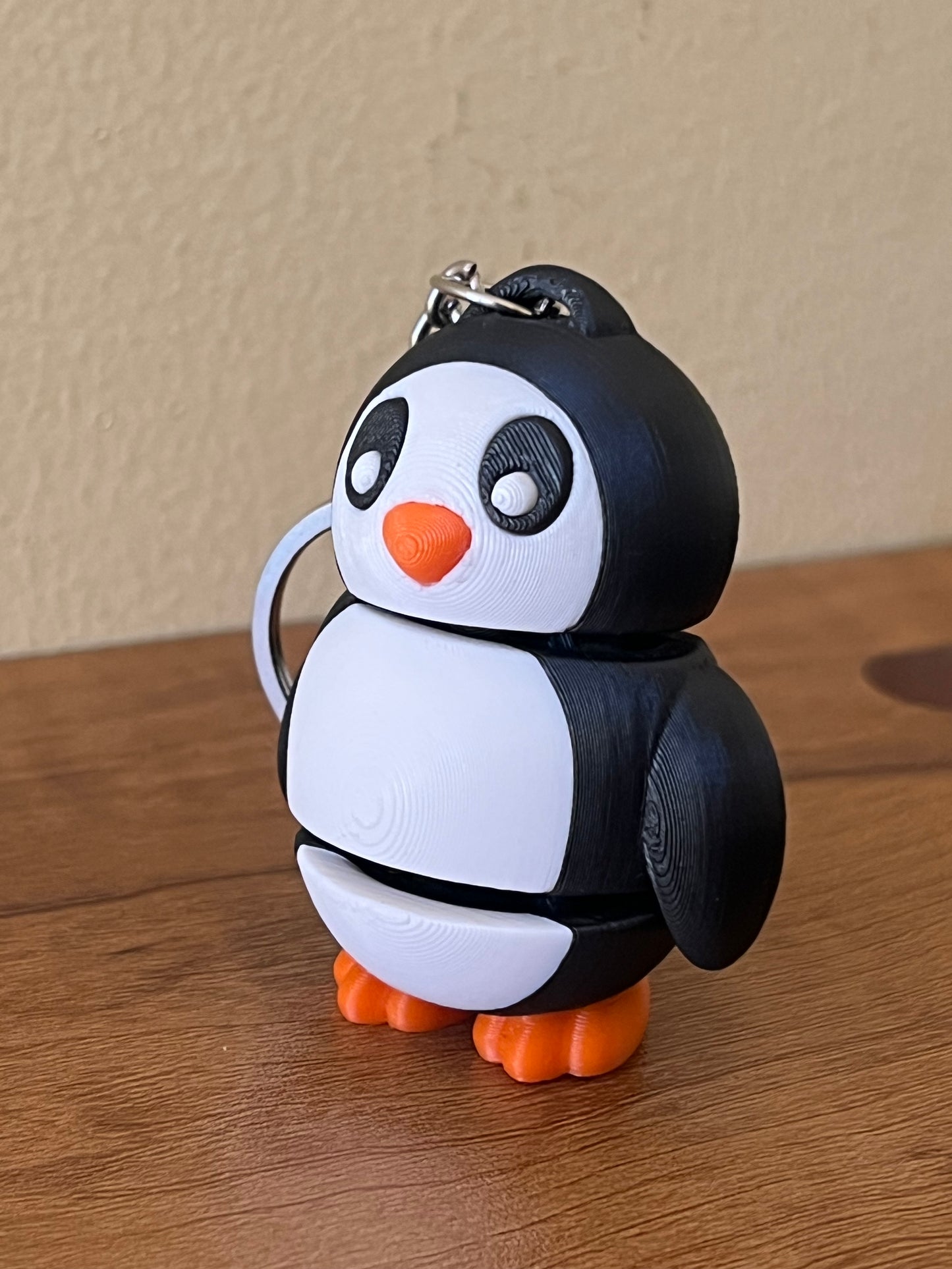 Cute Penguin Articulated Keychain – Fun, Movable, and Adorably Collectible!