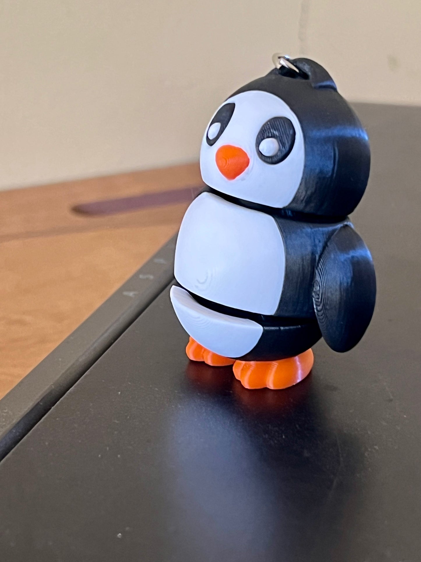 Cute Penguin Articulated Keychain – Fun, Movable, and Adorably Collectible!