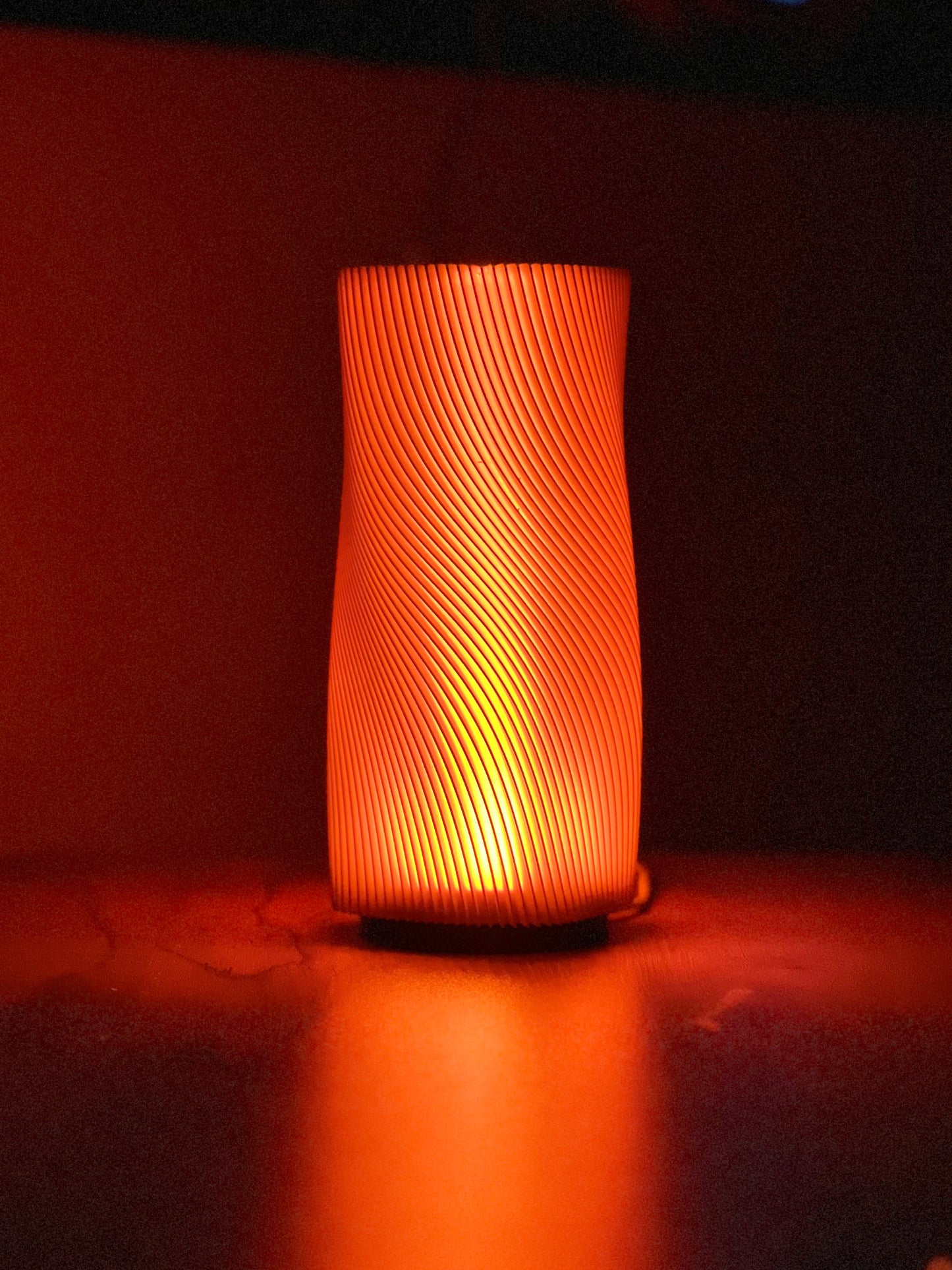 Elegant Spiral Night Lamp – Warm Glow for Modern Spaces
