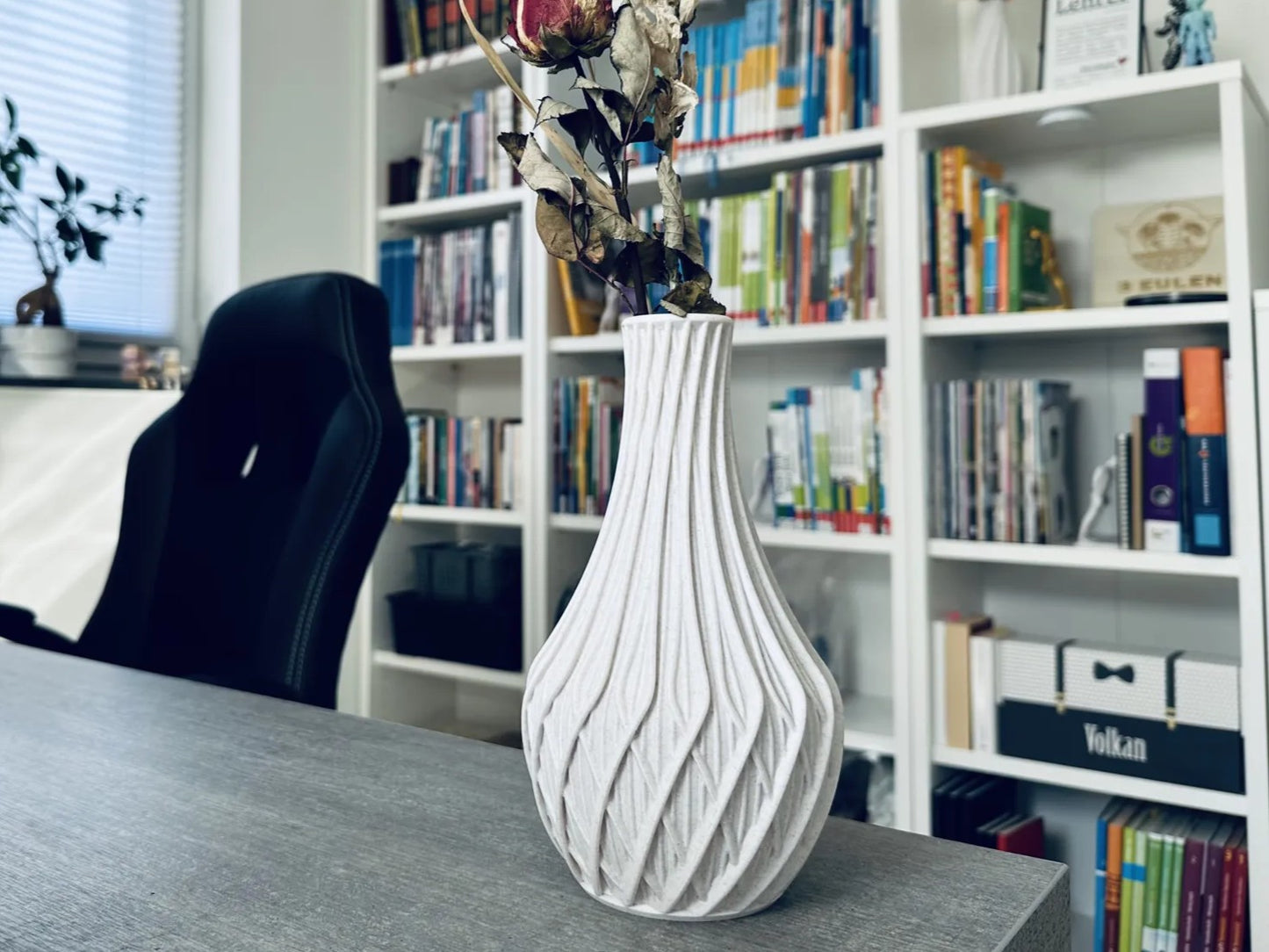 Premium Fractal Vase – A Statement of Modern Elegance