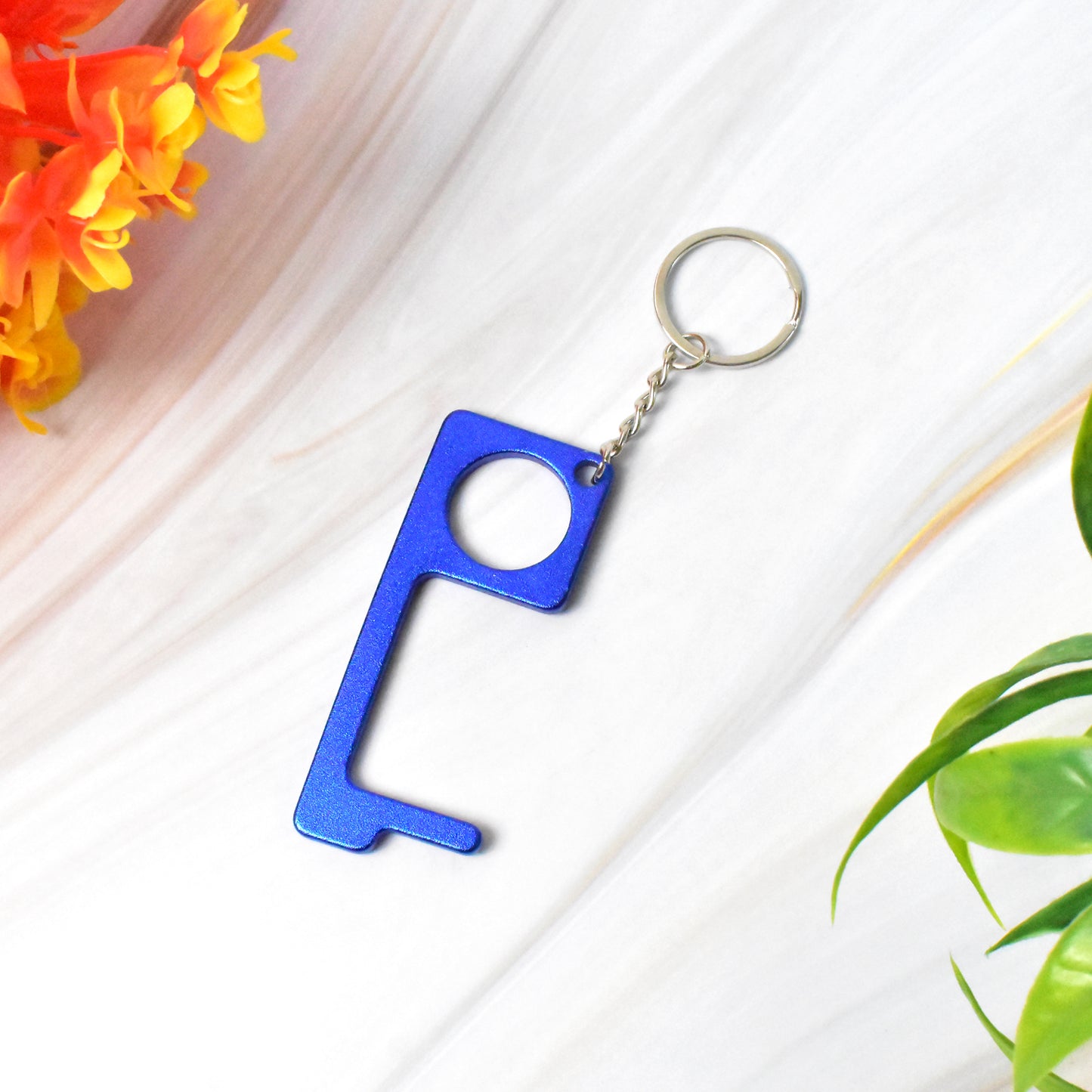 Metal Key Shape Keychain Door Opener Tool (1 Pc)