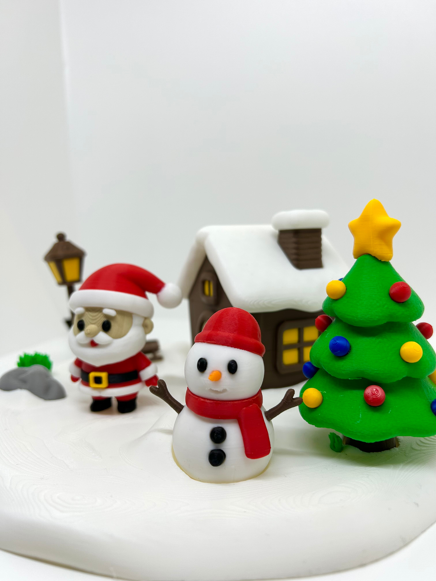 Santa’s Christmas Home – Festive Miniature Setup