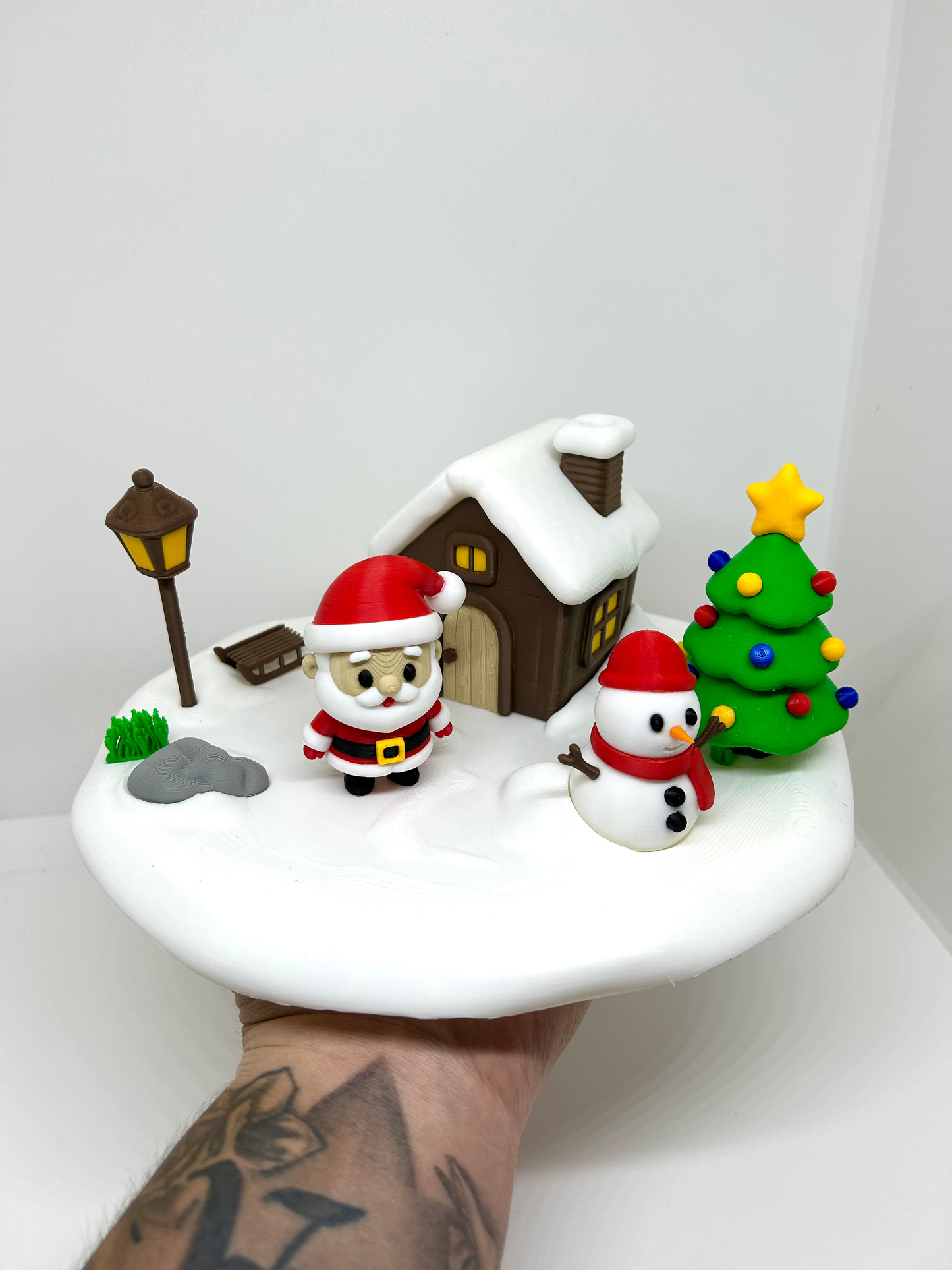 Santa’s Christmas Home – Festive Miniature Setup