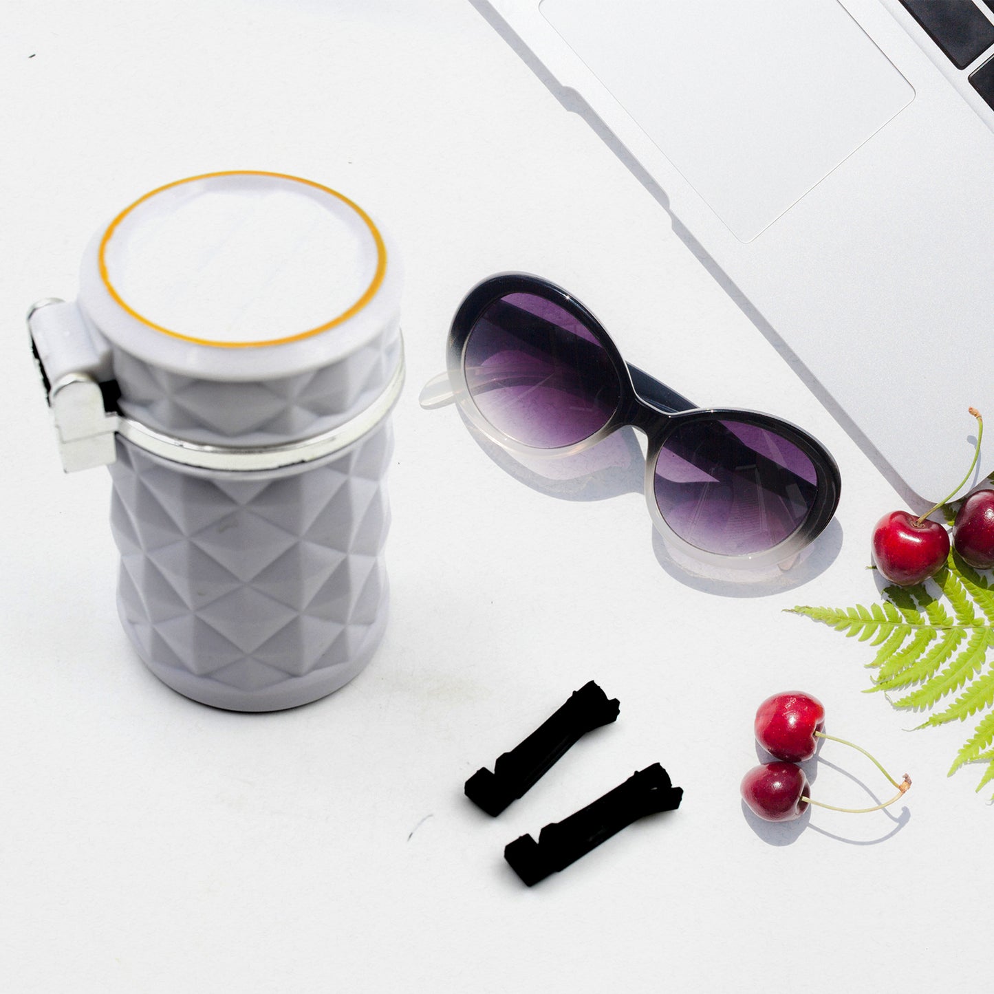 7932 Car Cupholder Travel Ashtray With Lid And Led Light Portable With Blue Led Light Ideal Decorative Cigar Ash Bucket Cigarette Ashtray Car Waste Bin