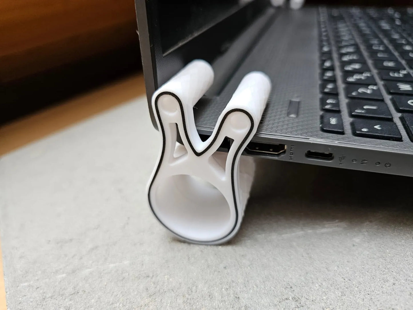 Minimalist Laptop Stand - Plugs V2