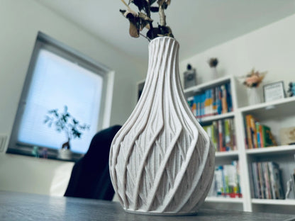 Premium Fractal Vase – A Statement of Modern Elegance