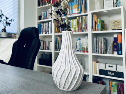 Premium Fractal Vase – A Statement of Modern Elegance